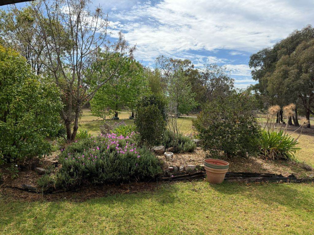 271 Ellwood Road, Applethorpe For Sale by Farmbuy.com - image 11