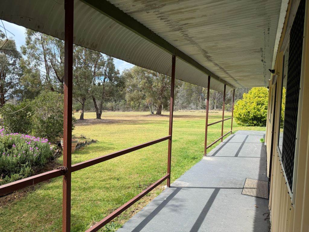 271 Ellwood Road, Applethorpe For Sale by Farmbuy.com - image 7