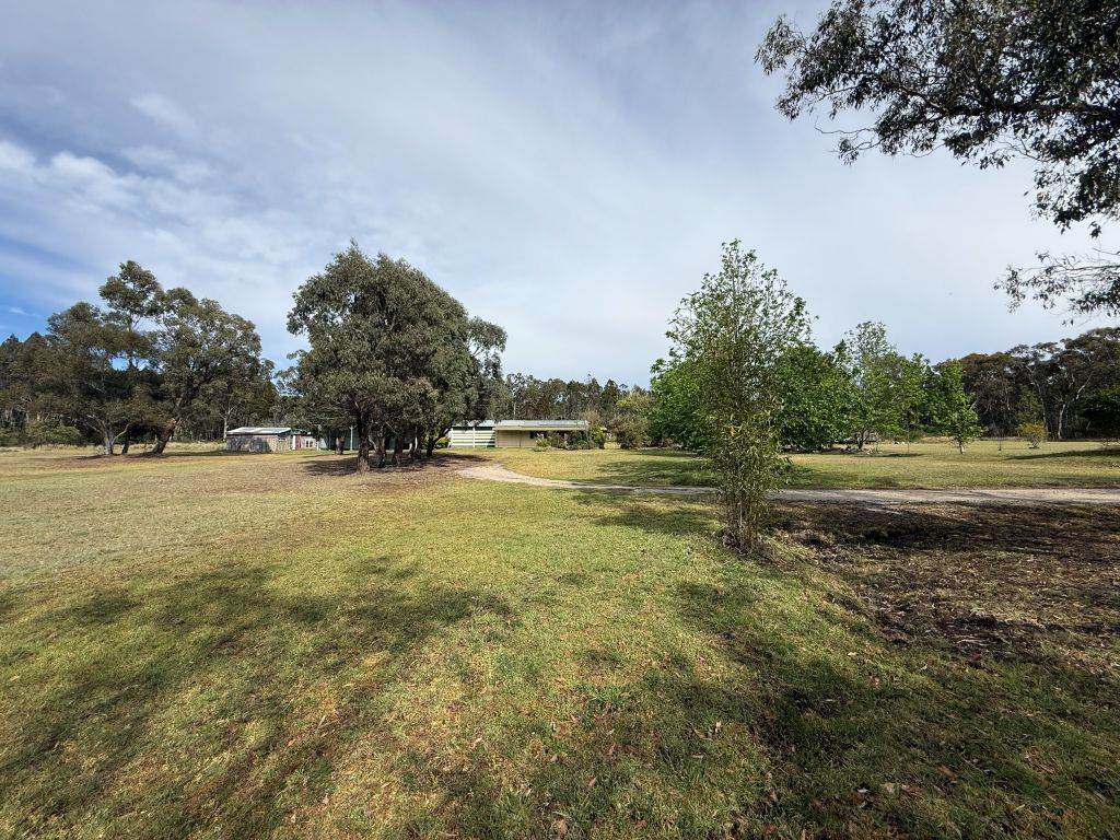 271 Ellwood Road, Applethorpe For Sale by Farmbuy.com - image 5