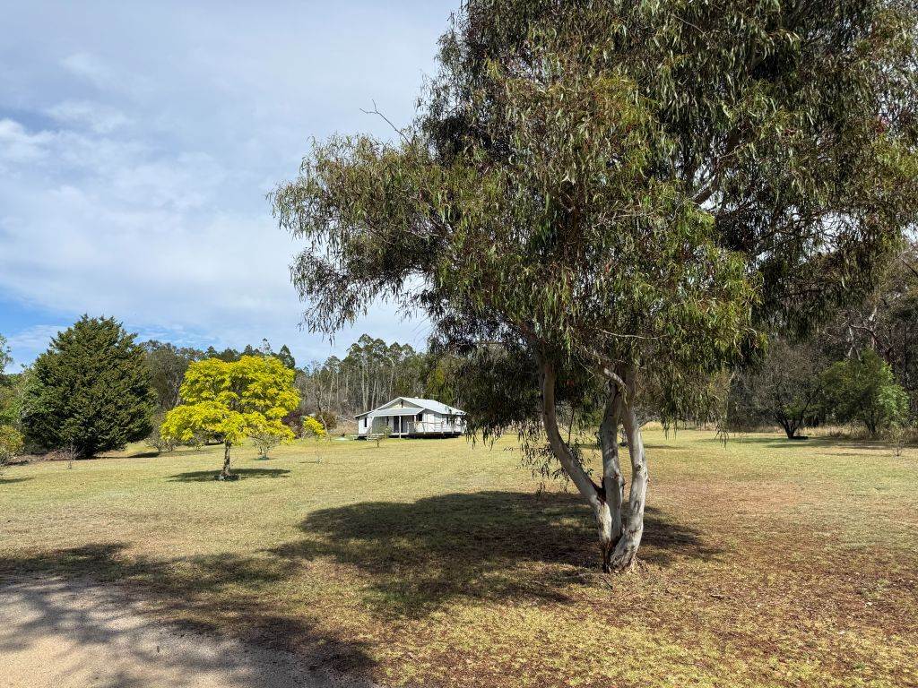 271 Ellwood Road, Applethorpe For Sale by Farmbuy.com - image 2