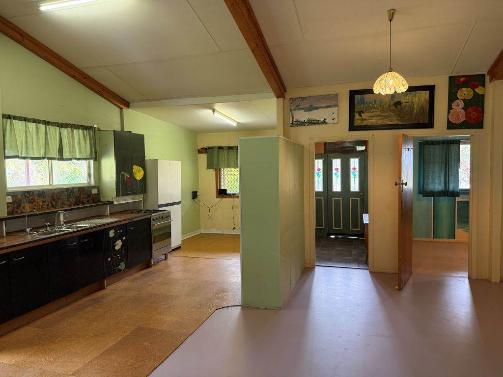271 Ellwood Road, Applethorpe For Sale by Farmbuy.com - image 9