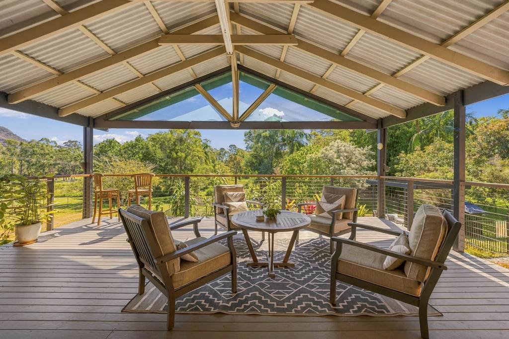 17 Saunders Drive, Cooran QLD 4569