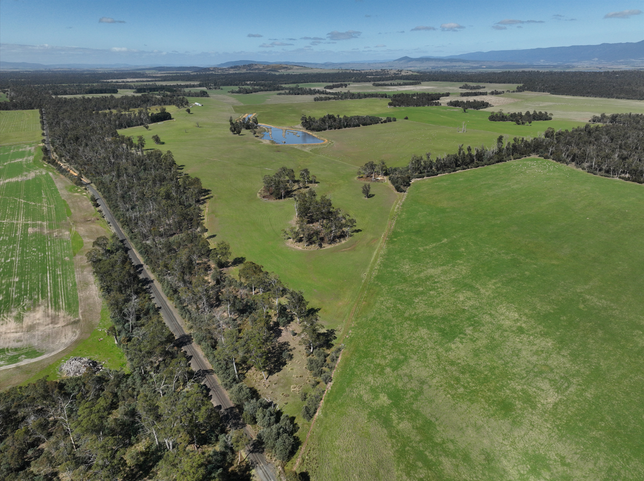 1 Barton Road, Epping Forest For Sale by Farmbuy.com - image 1