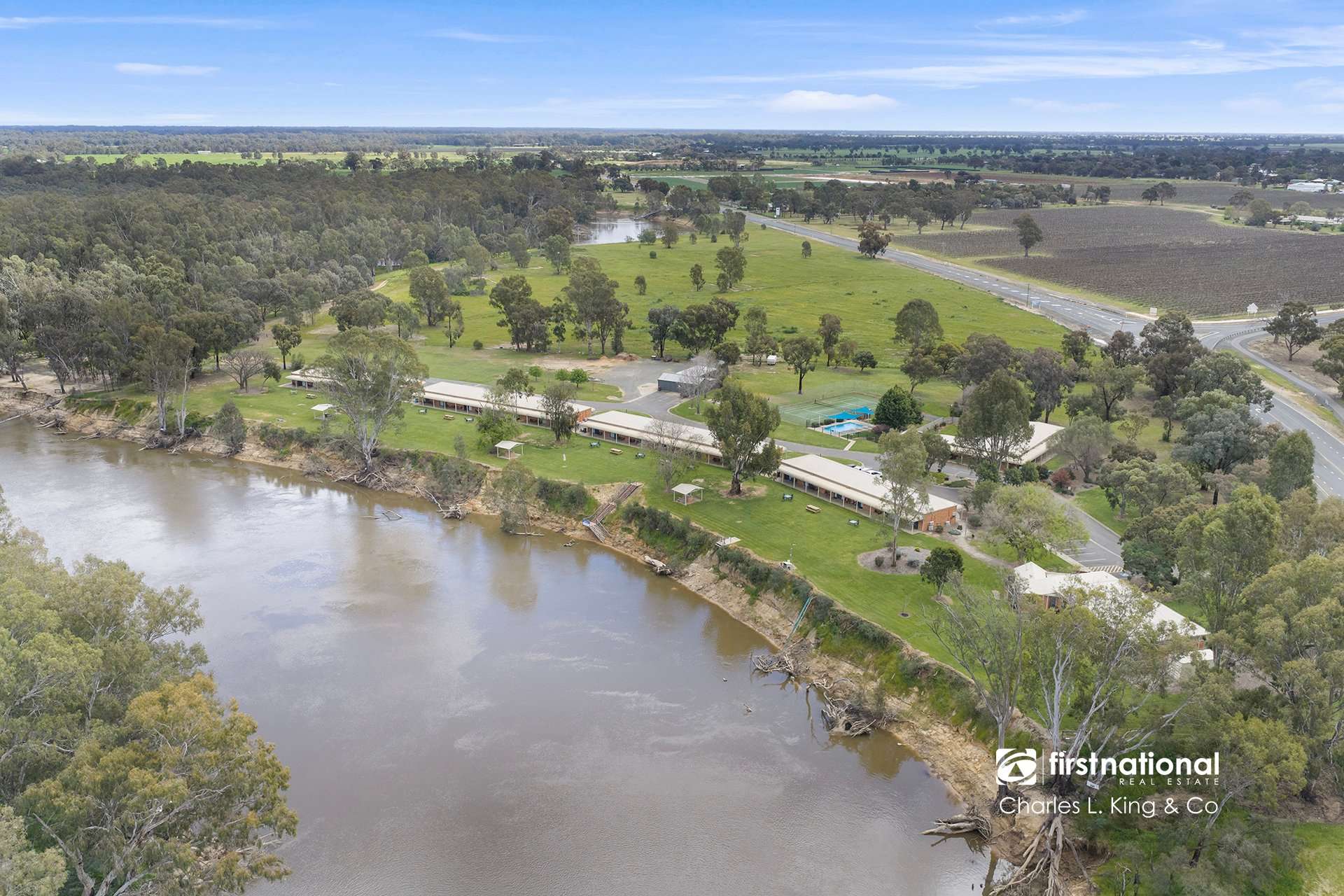 325 Perricoota Road, Moama Auction by Farmbuy.com - image 4