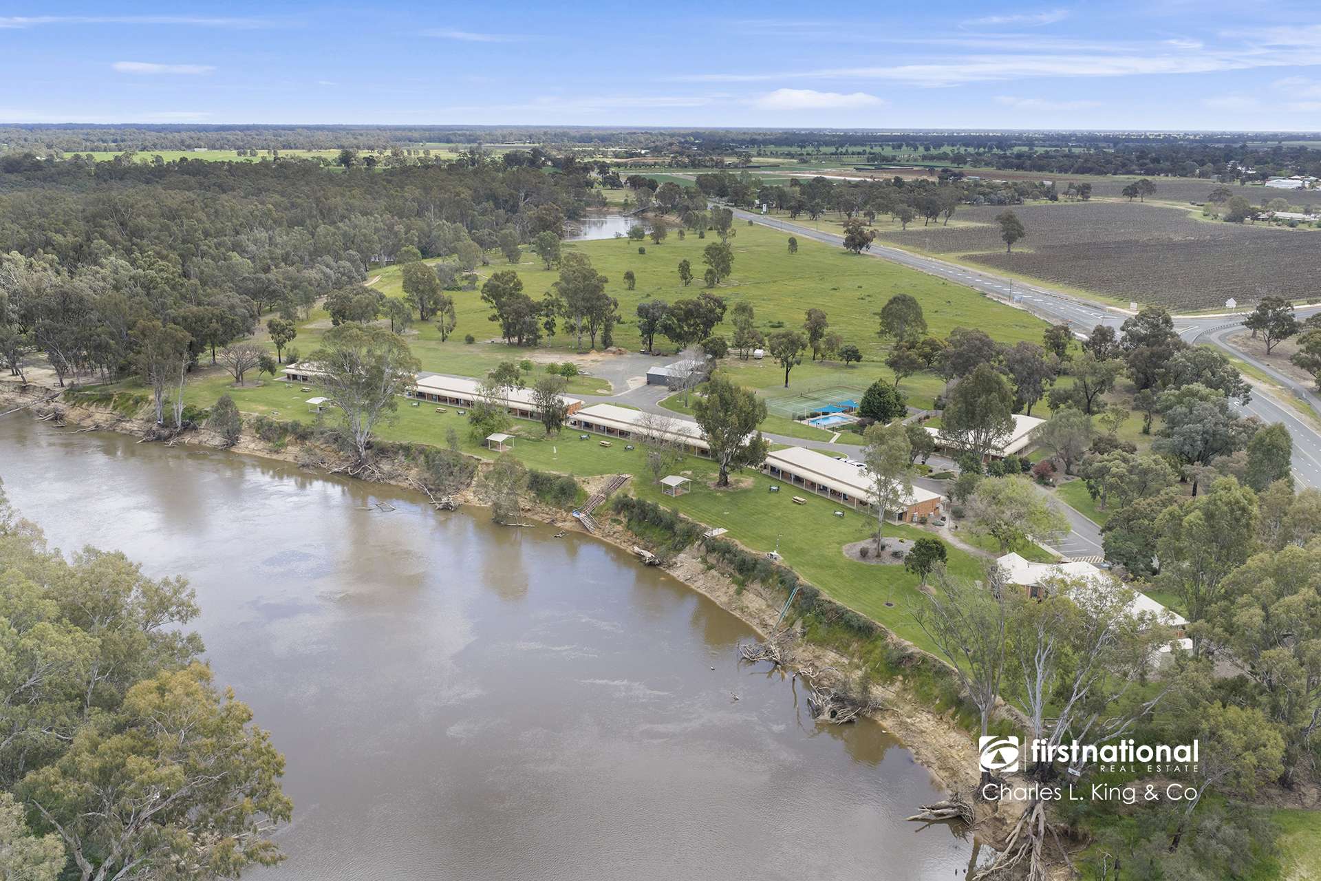 325 Perricoota Road, Moama Auction by Farmbuy.com - image 4