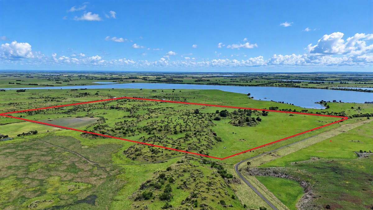320 South Cundare Road, Cundare For Sale by Farmbuy.com - image 2