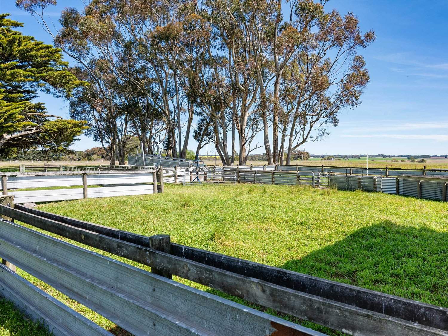 - Glenelg Highway, Warrayure For Sale by Farmbuy.com - image 12