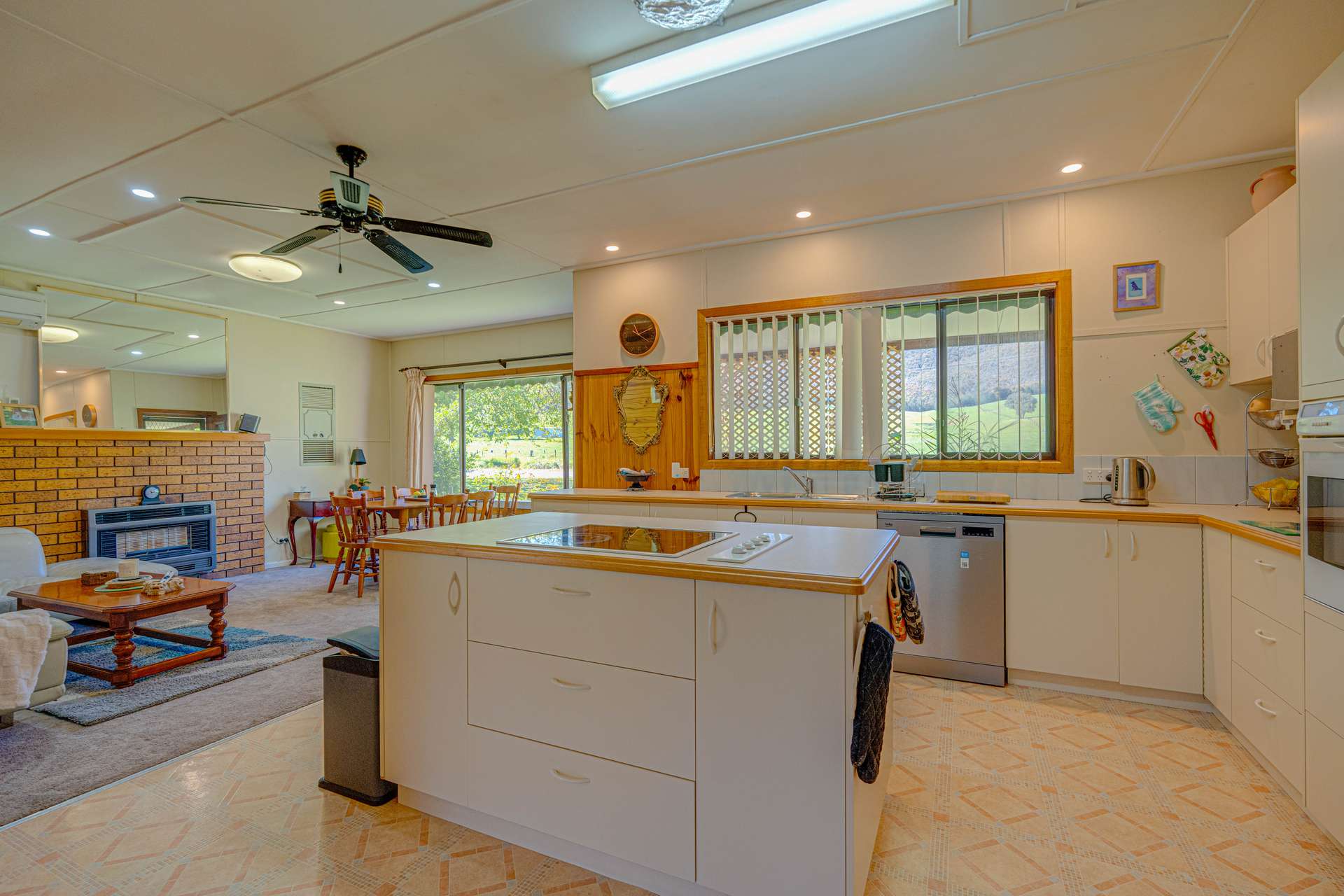 929 Myrtleford-Yackandandah Road, Barwidgee For Sale by Farmbuy.com - image 8