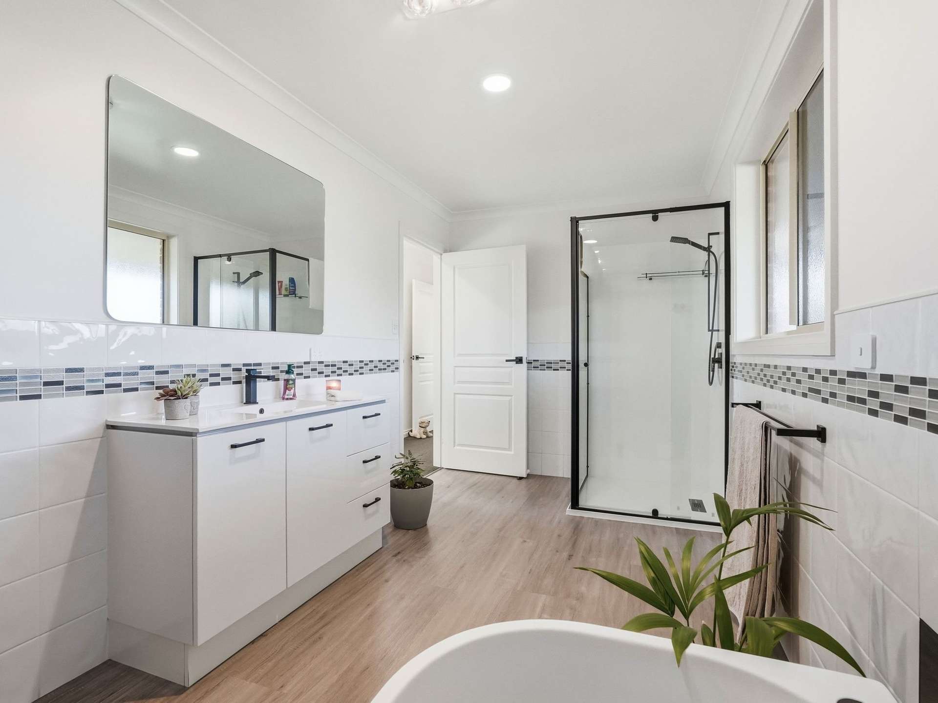 33 Glenelg Street, Oatlands For Sale by Farmbuy.com - image 25