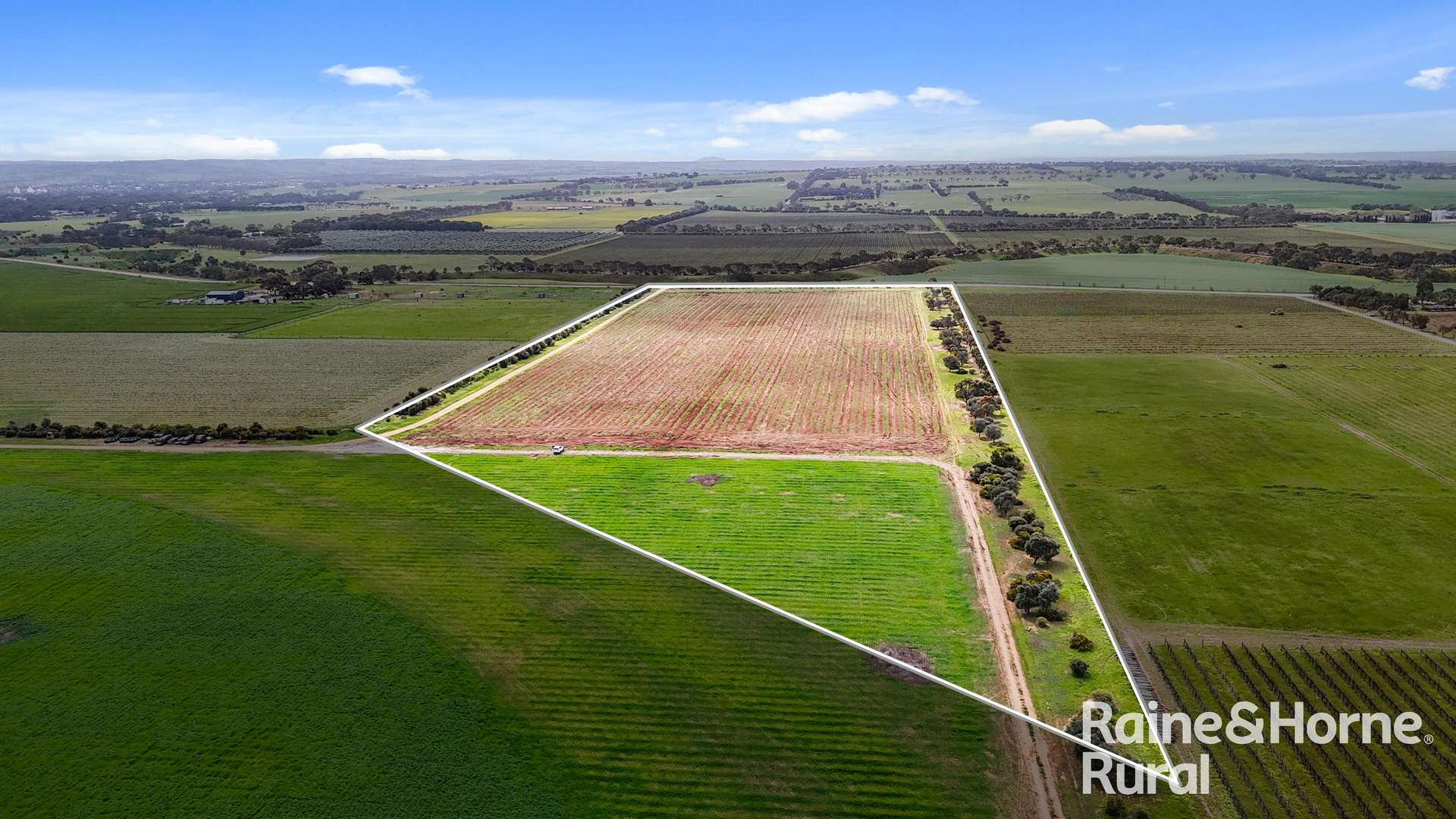 A21, A23 & A24 Riverside Road, Strathalbyn For Sale by Farmbuy.com - image 4