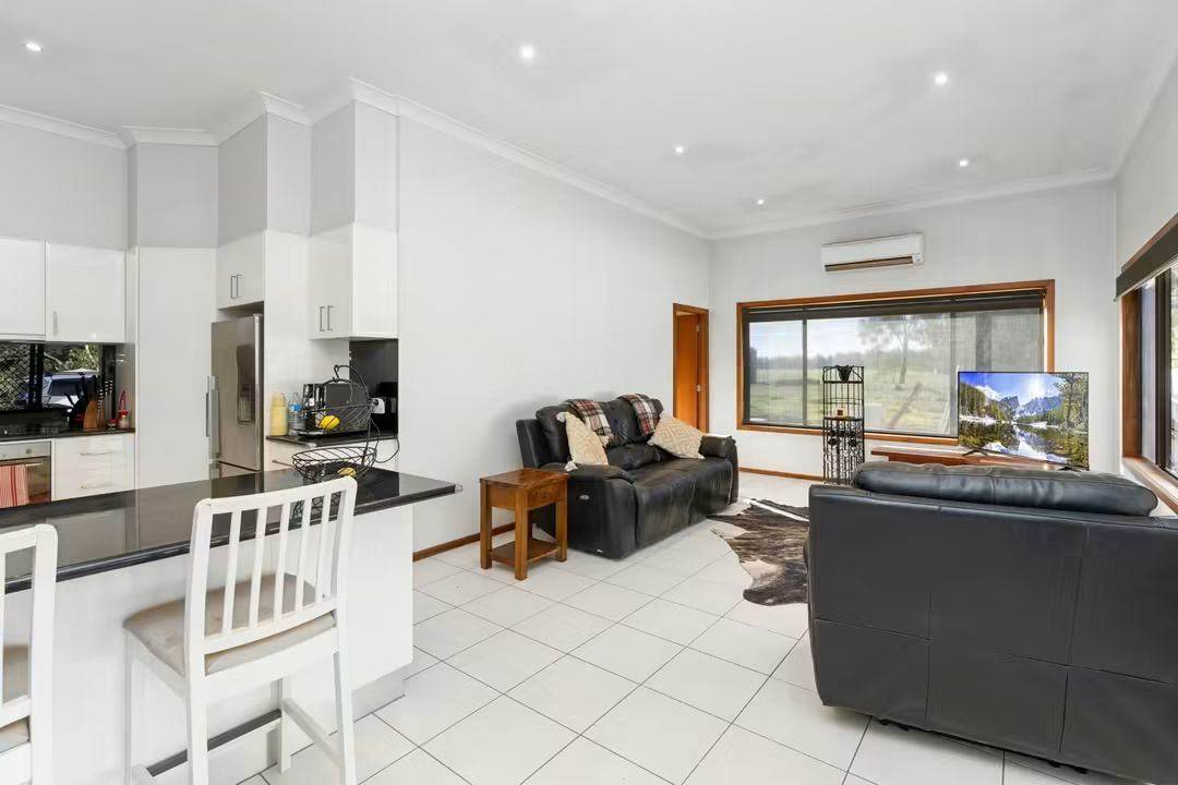 'AYTON VALE' 23 Scott Street, Wagga Wagga For Sale by Farmbuy.com - image 20