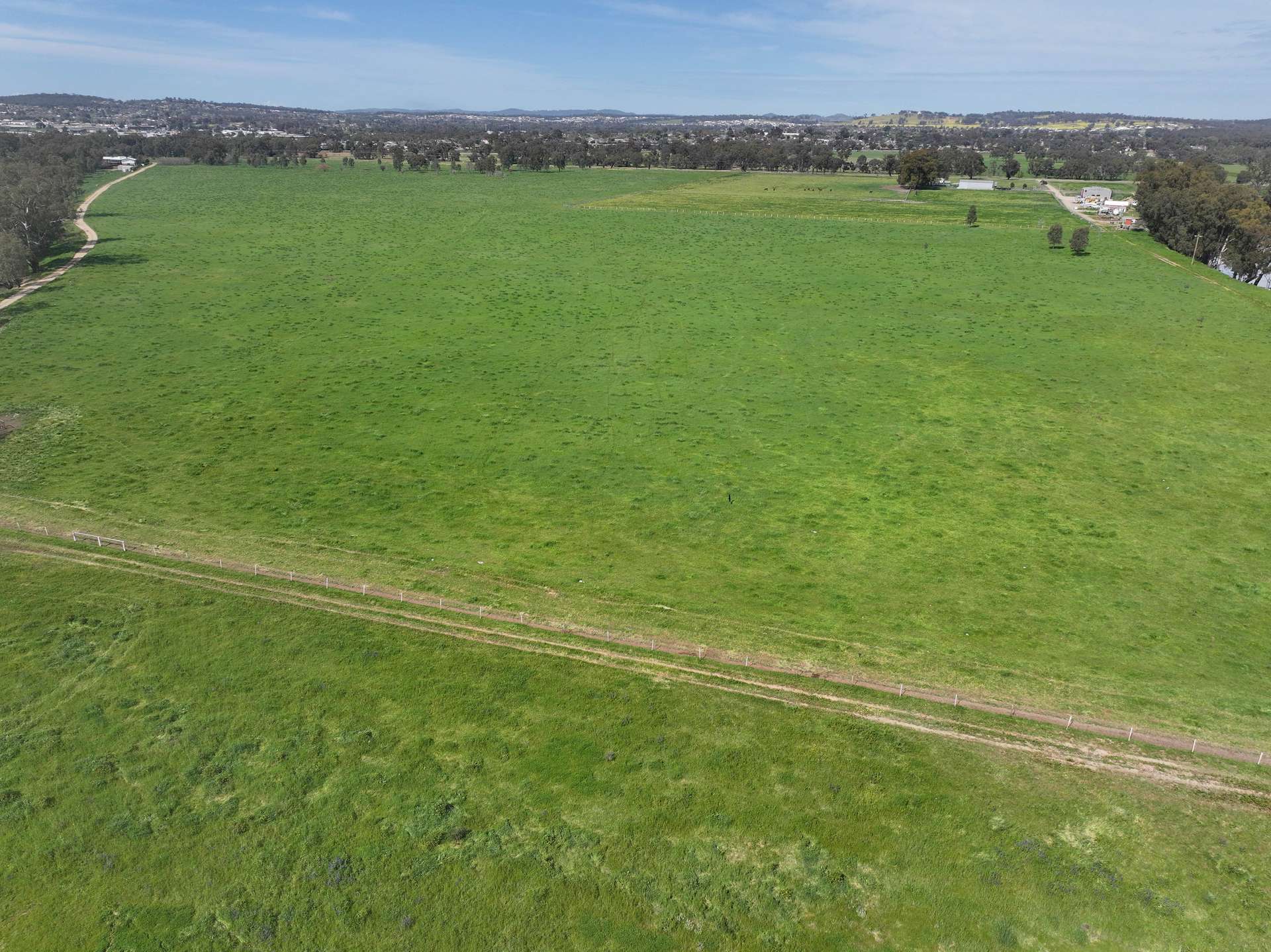 'AYTON VALE' 23 Scott Street, Wagga Wagga For Sale by Farmbuy.com - image 5