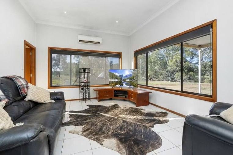 'AYTON VALE' 23 Scott Street, Wagga Wagga For Sale by Farmbuy.com - image 18