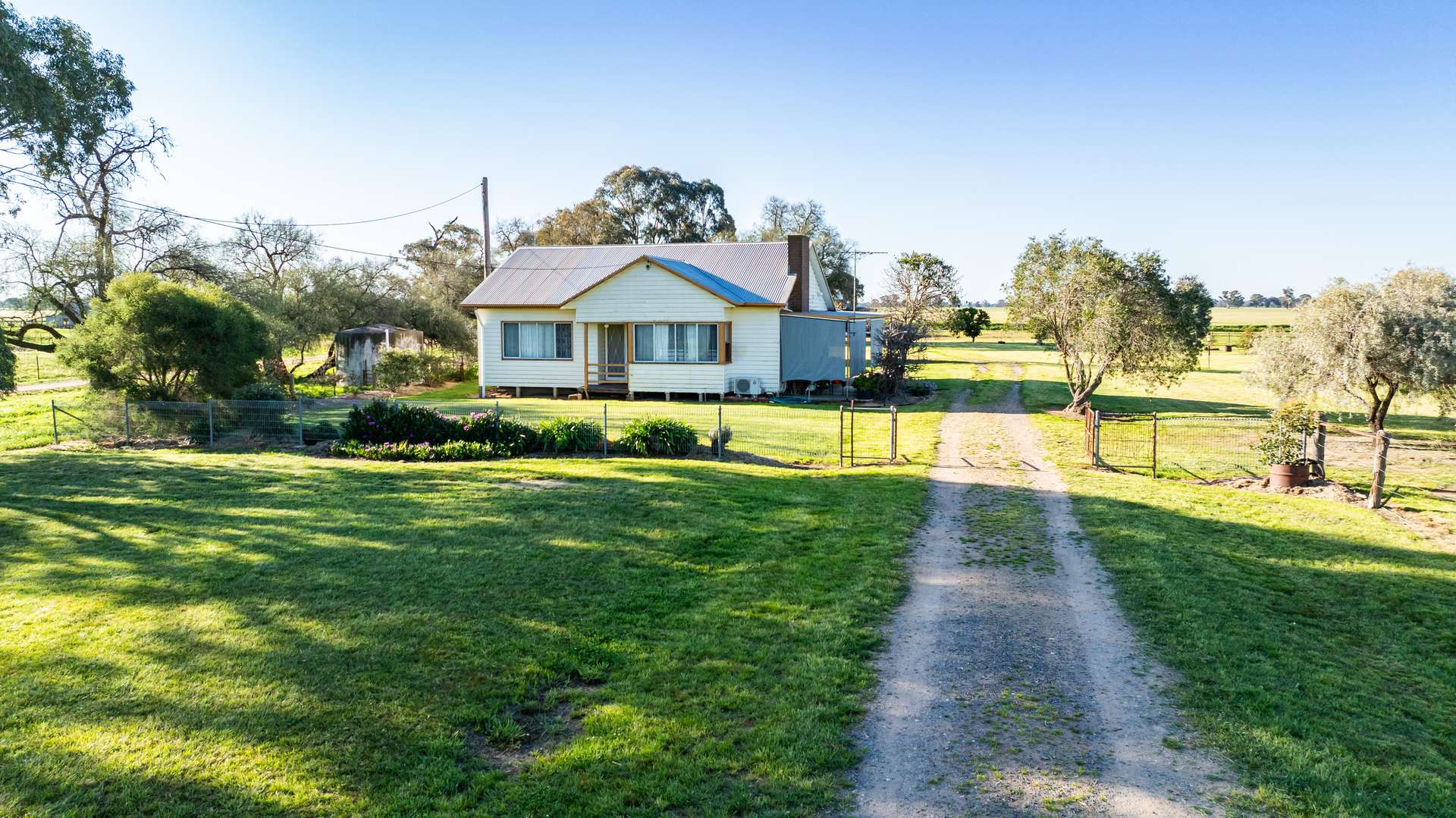 65 Lee Valley Road, Collendina For Sale by Farmbuy.com - image 5