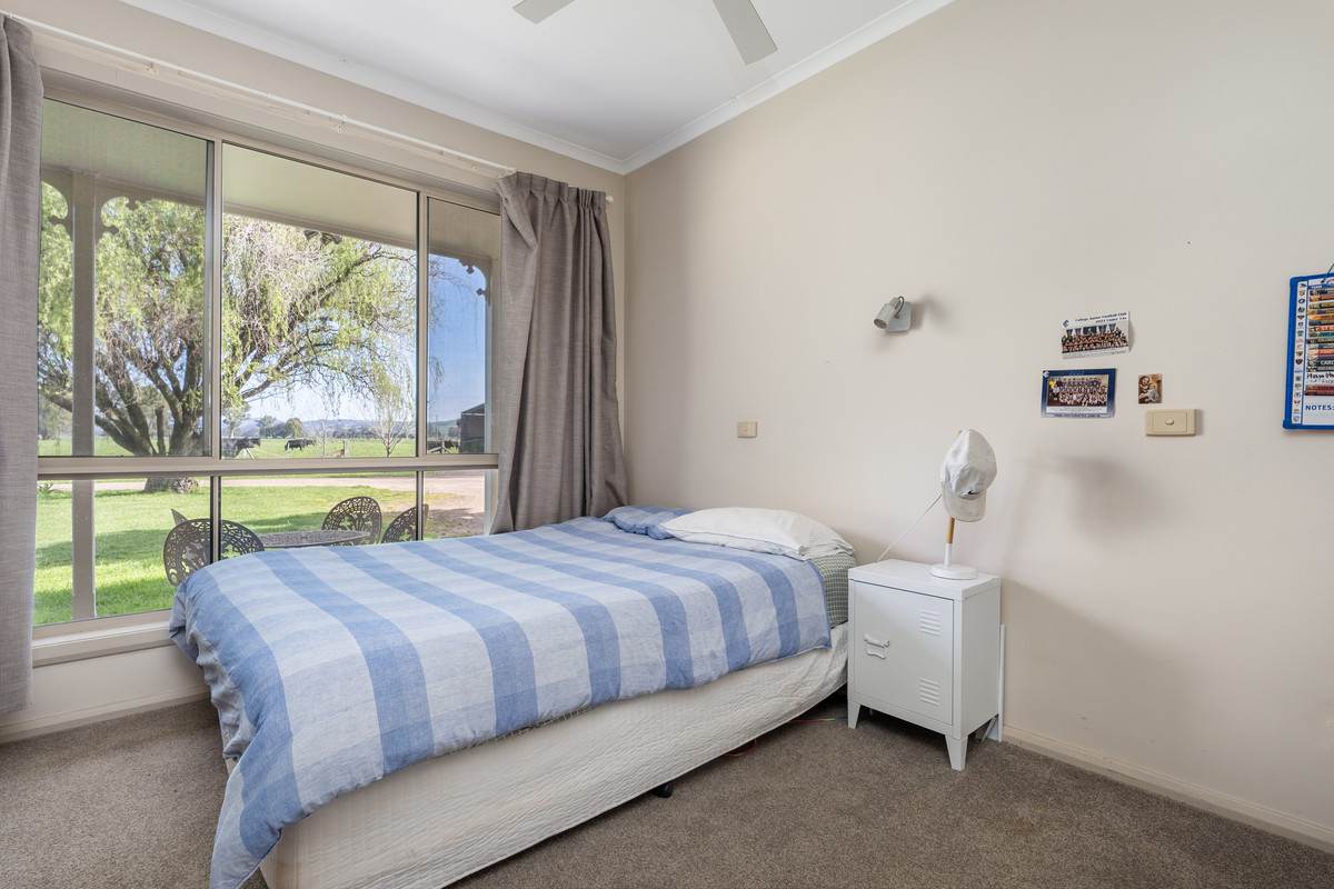 162 Hoults Lane, Moyhu For Sale by Farmbuy.com - image 18