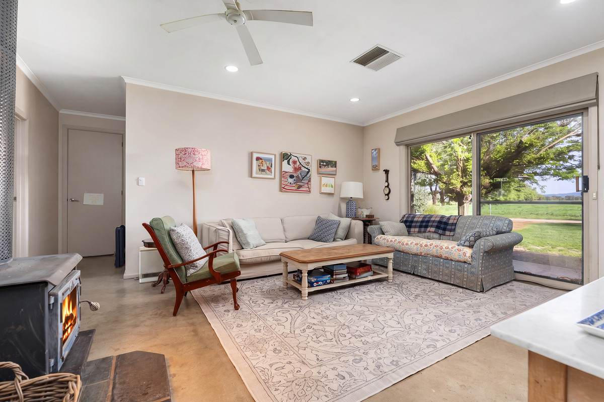 162 Hoults Lane, Moyhu For Sale by Farmbuy.com - image 14