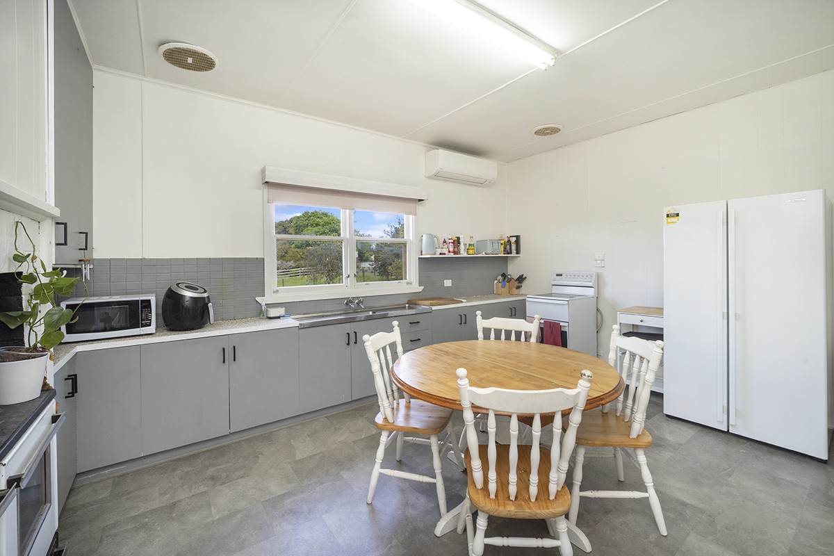 48 Russell Street, Macarthur For Sale by Farmbuy.com - image 5