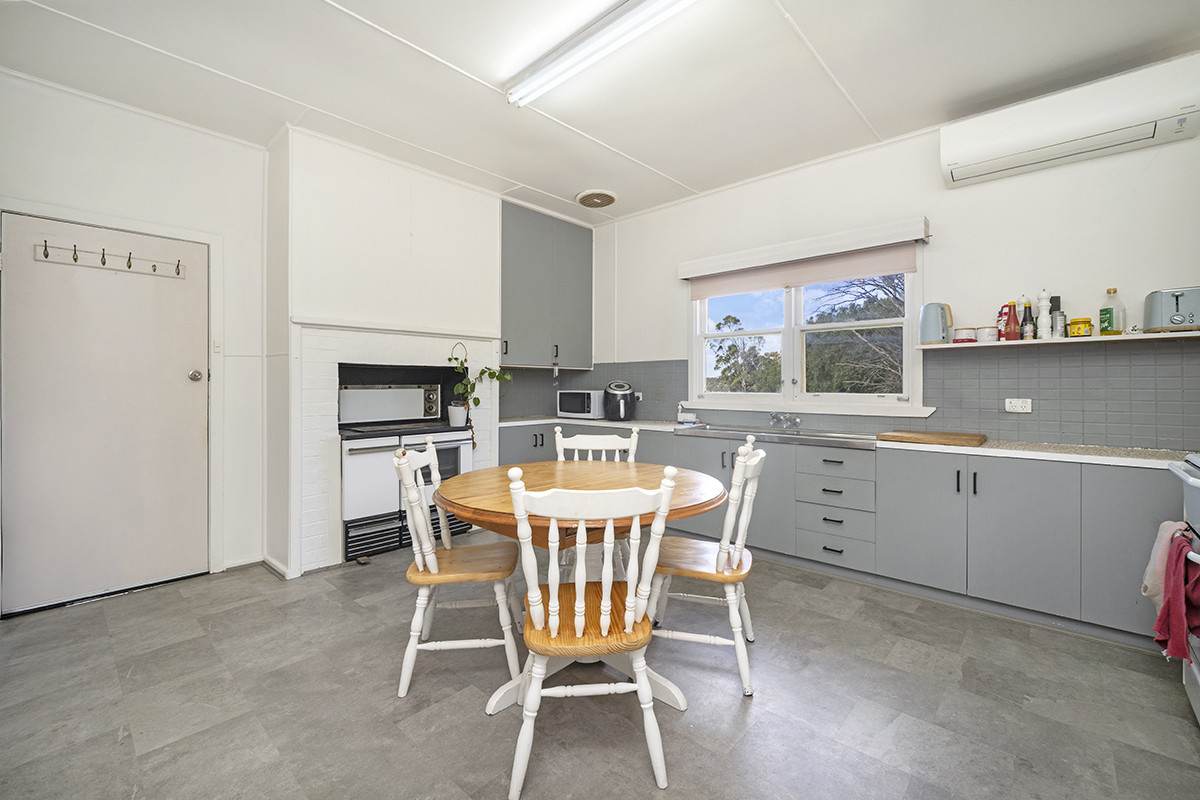 48 Russell Street, Macarthur For Sale by Farmbuy.com - image 4