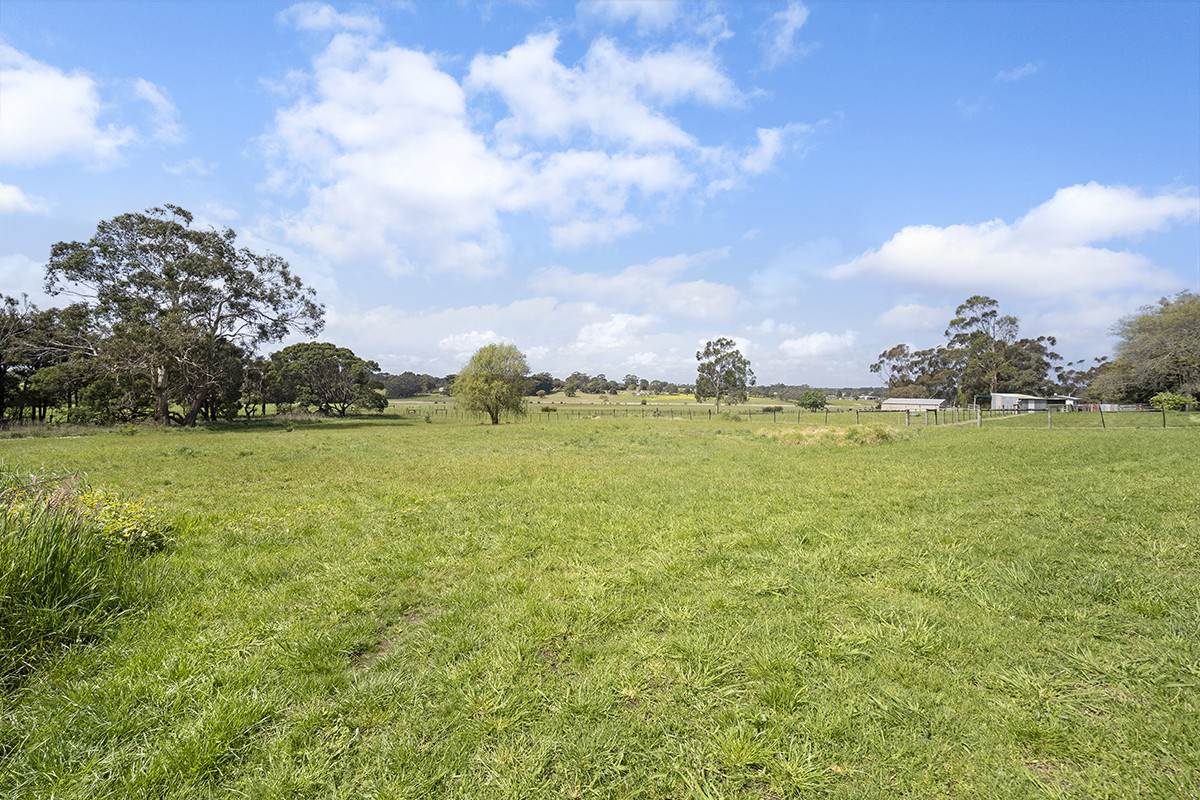 48 Russell Street, Macarthur For Sale by Farmbuy.com - image 11
