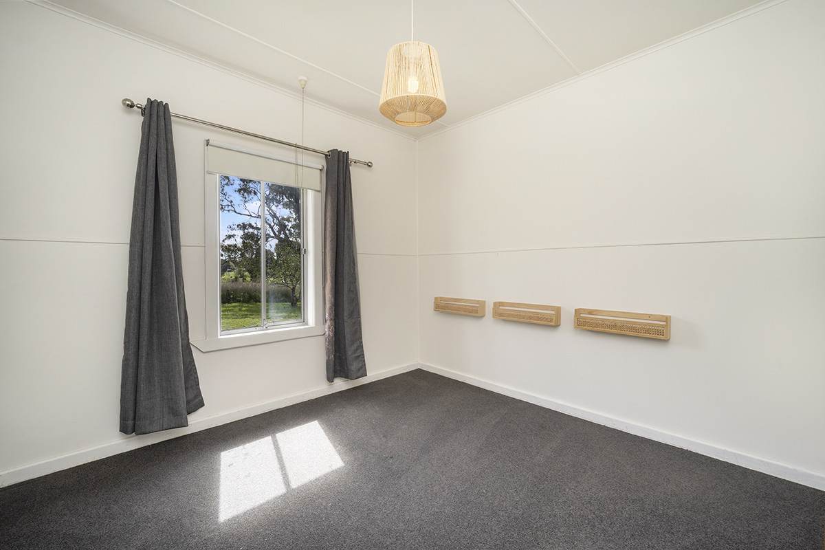 48 Russell Street, Macarthur For Sale by Farmbuy.com - image 8