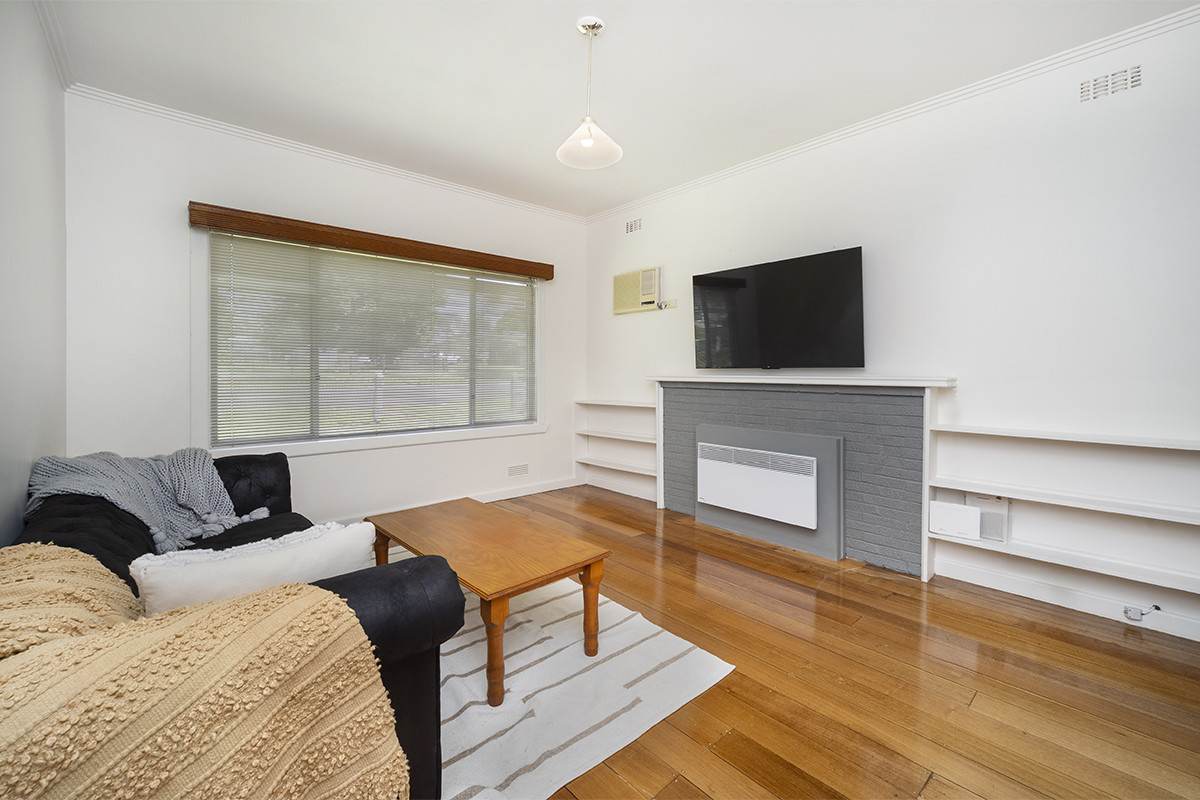 48 Russell Street, Macarthur For Sale by Farmbuy.com - image 2