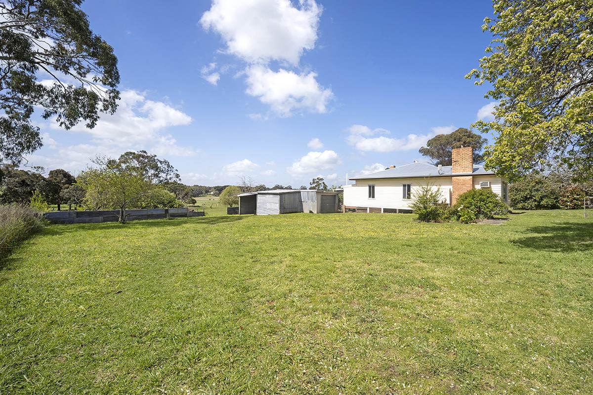 48 Russell Street, Macarthur For Sale by Farmbuy.com - image 10