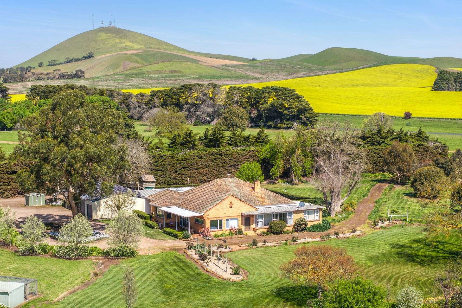 416 Mortlake-Ararat Road, Mortlake For Sale by Farmbuy.com - image 1