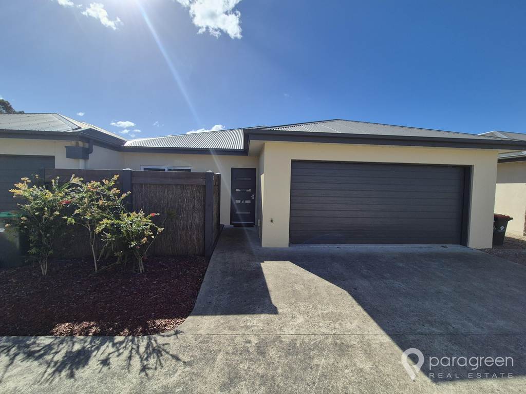 4&sol;94 Station Road, Foster VIC 3960