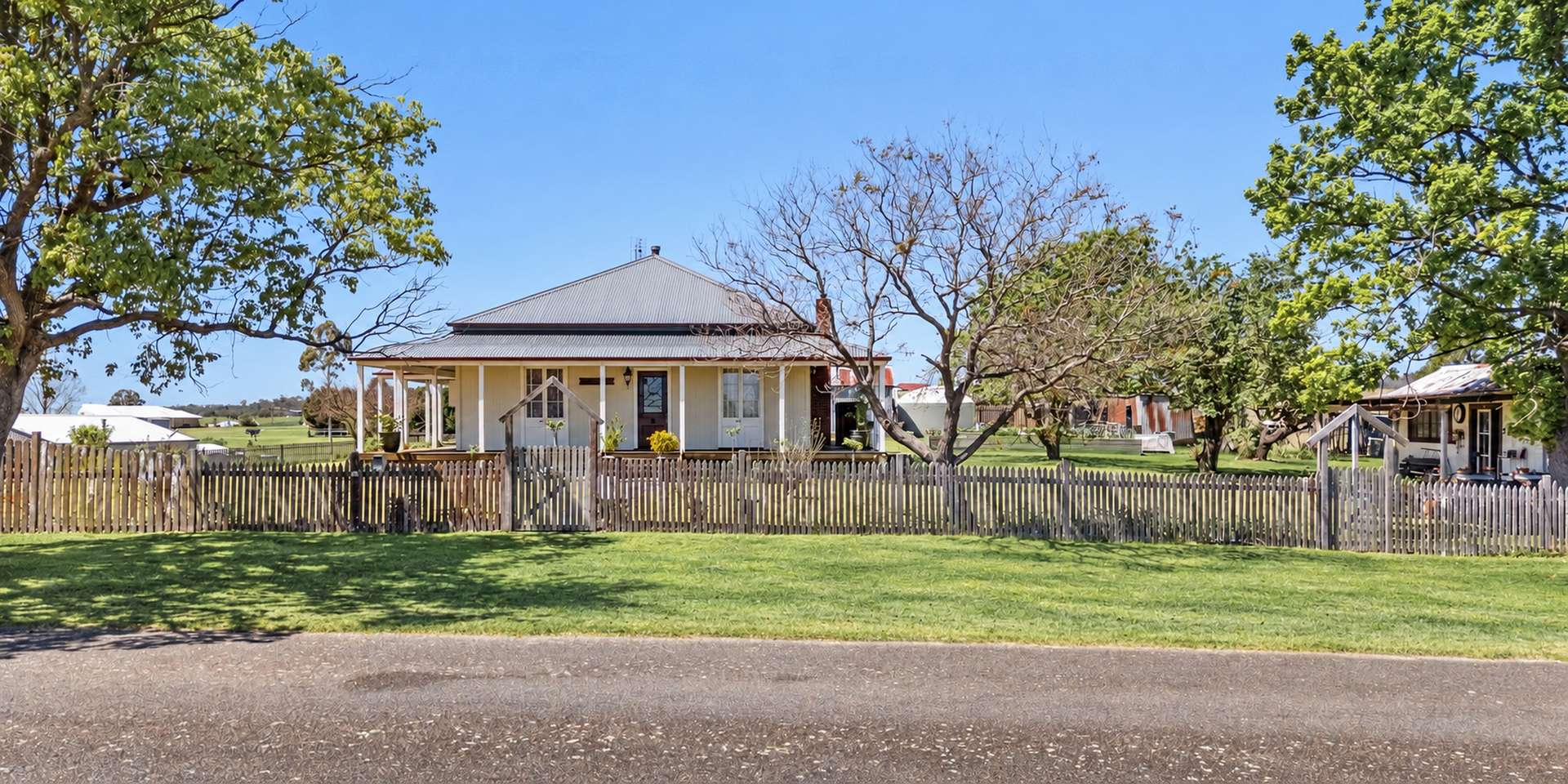 179 Wood Street, Tenterfield Auction by Farmbuy.com - image 23