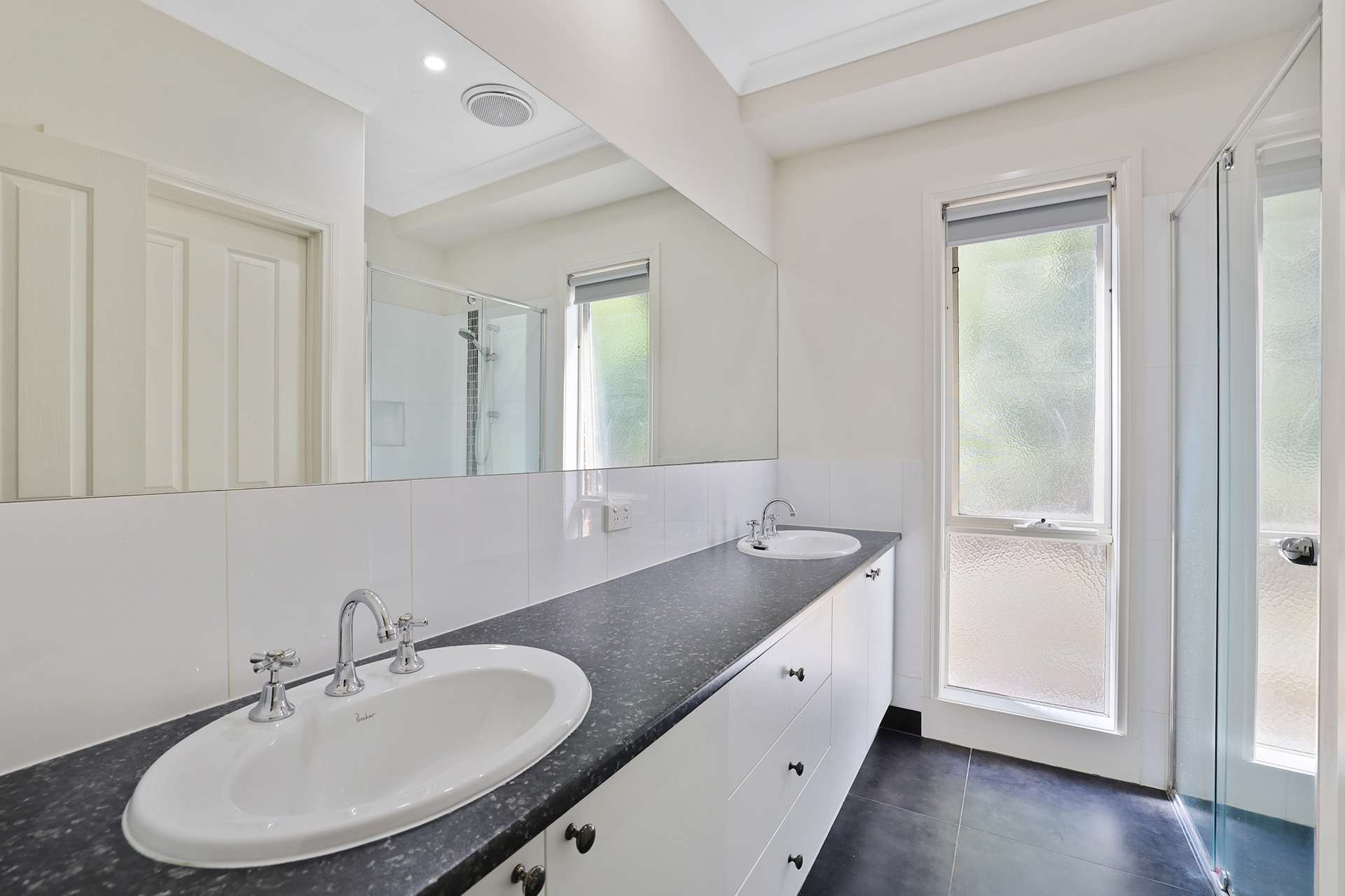 12A Pine Grove, Warragul For Sale by Farmbuy.com - image 11