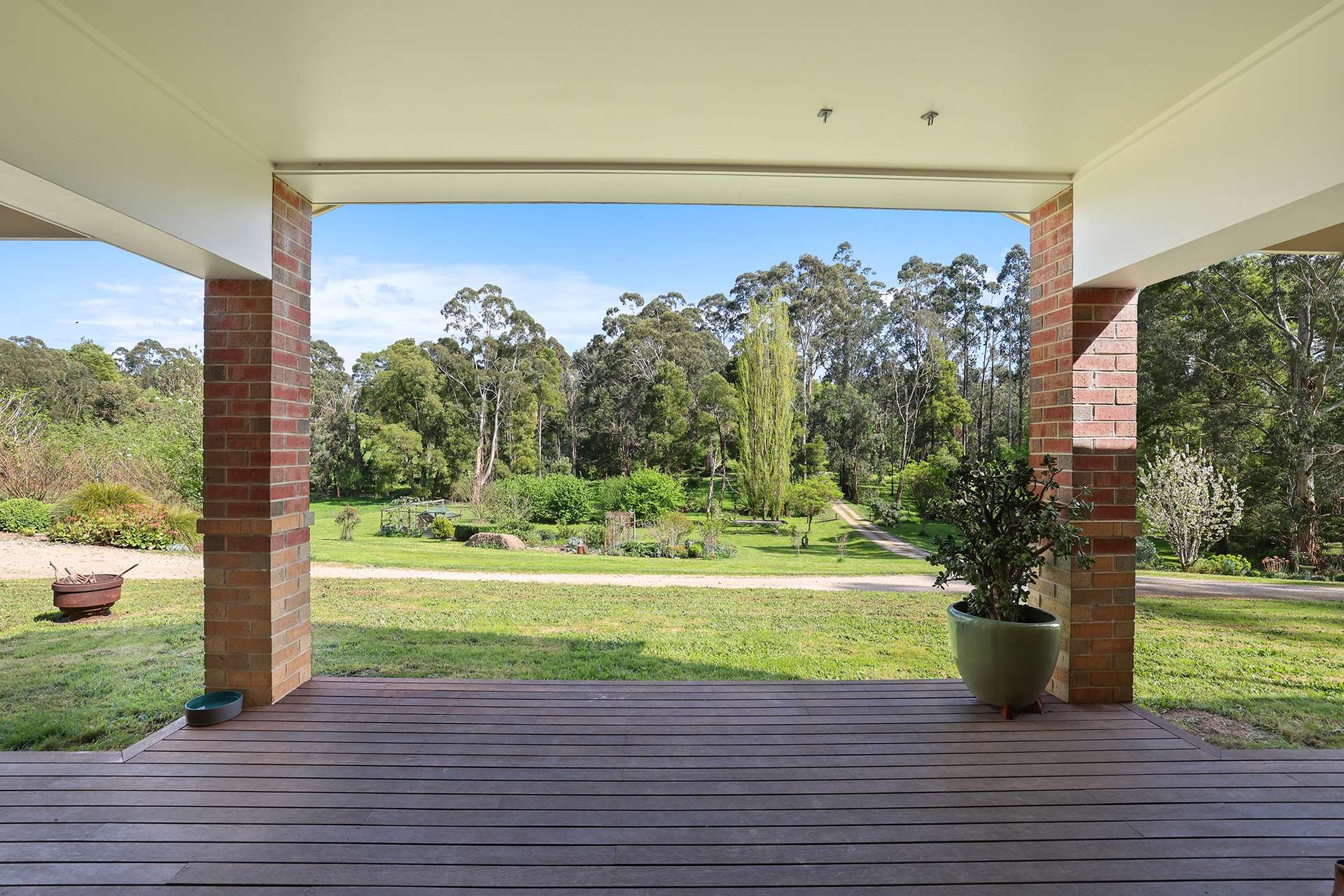 12A Pine Grove, Warragul For Sale by Farmbuy.com - image 17