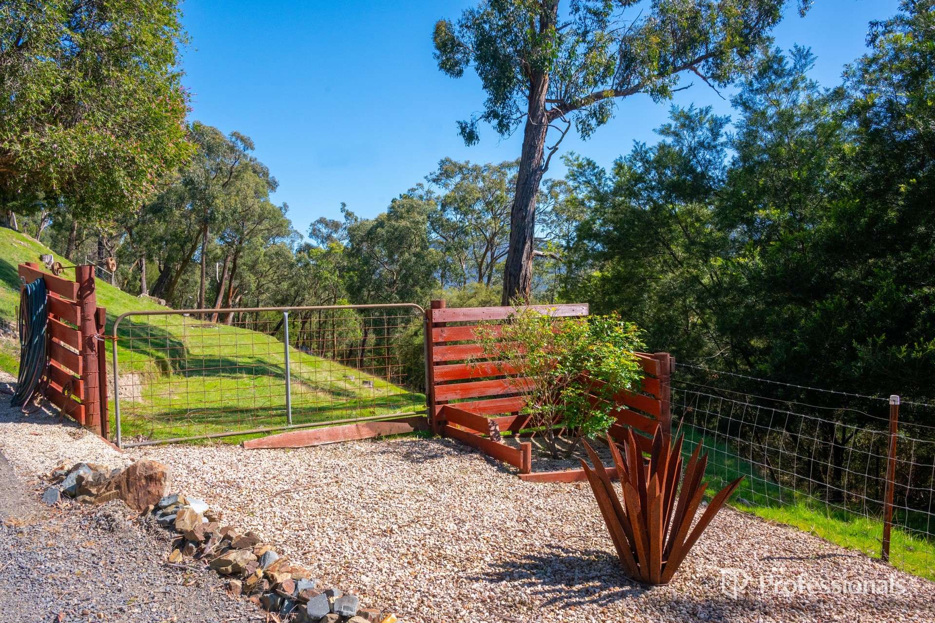 25 Victoria Street, Launching Place For Sale by Farmbuy.com - image 23