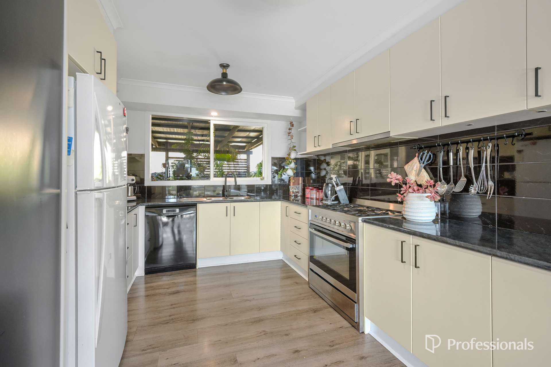 25 Victoria Street, Launching Place For Sale by Farmbuy.com - image 7