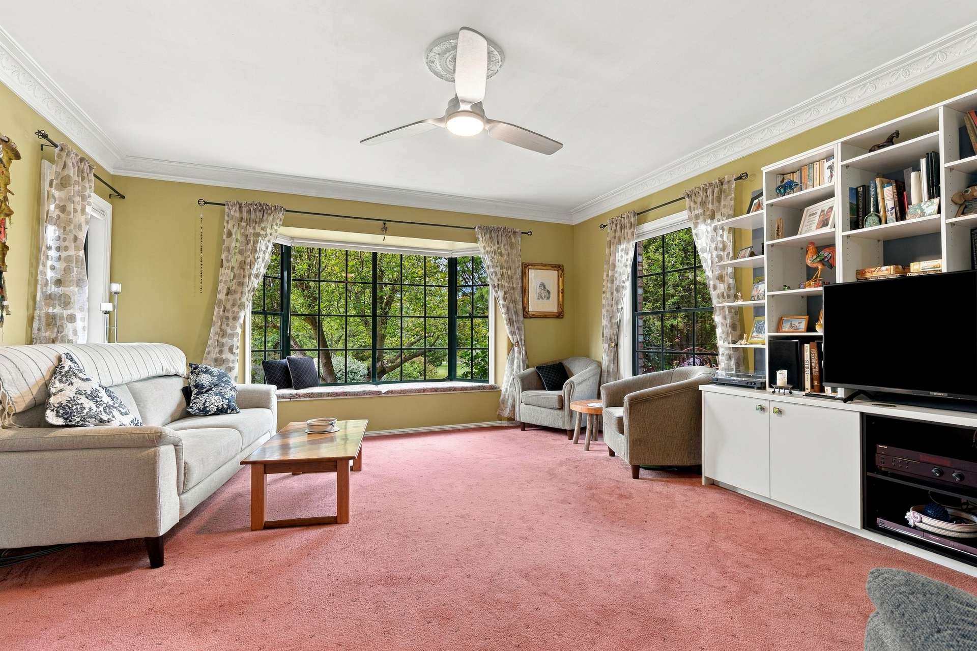 18 Greening Lane Lidster Via, Orange Auction by Farmbuy.com - image 10