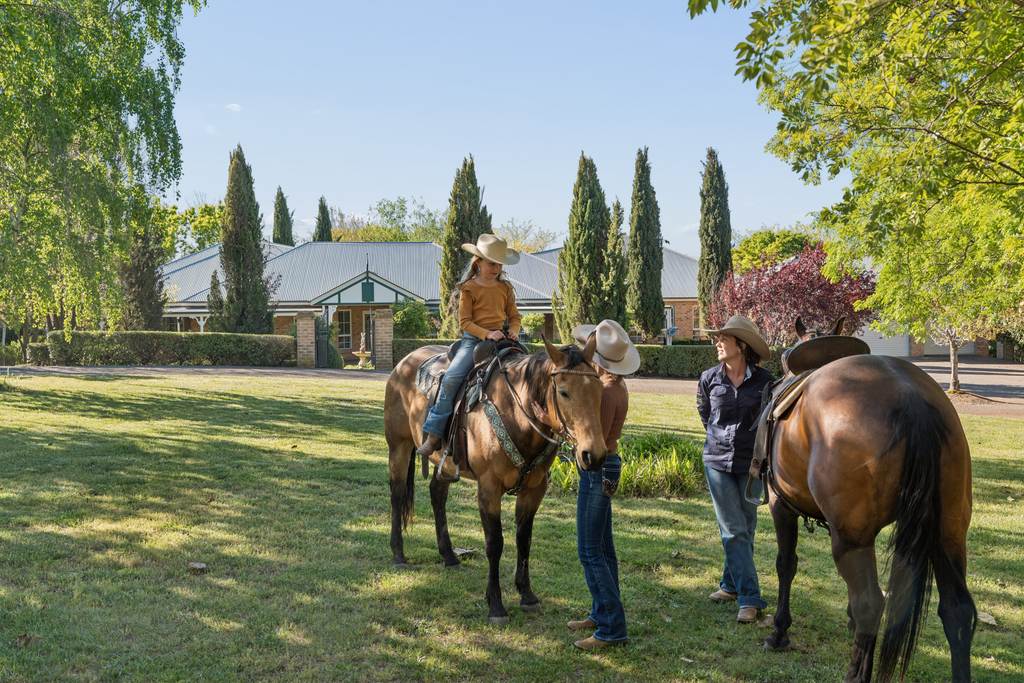 "Kikenbak", 2 Dog Trap Road, Yass NSW 2582