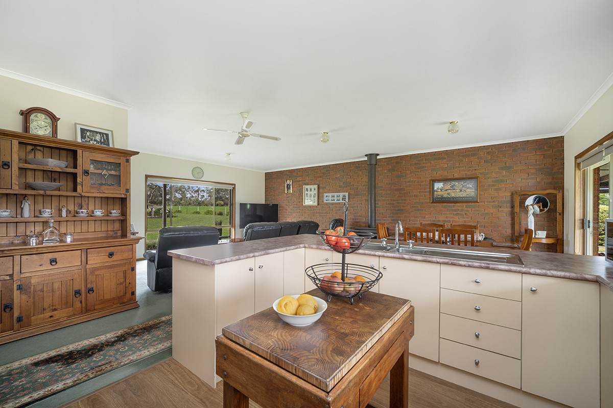 22 Thompsons Road, Hamilton For Sale by Farmbuy.com - image 7