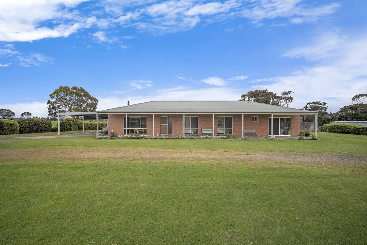 22 Thompsons Road, Hamilton For Sale by Farmbuy.com - image 2