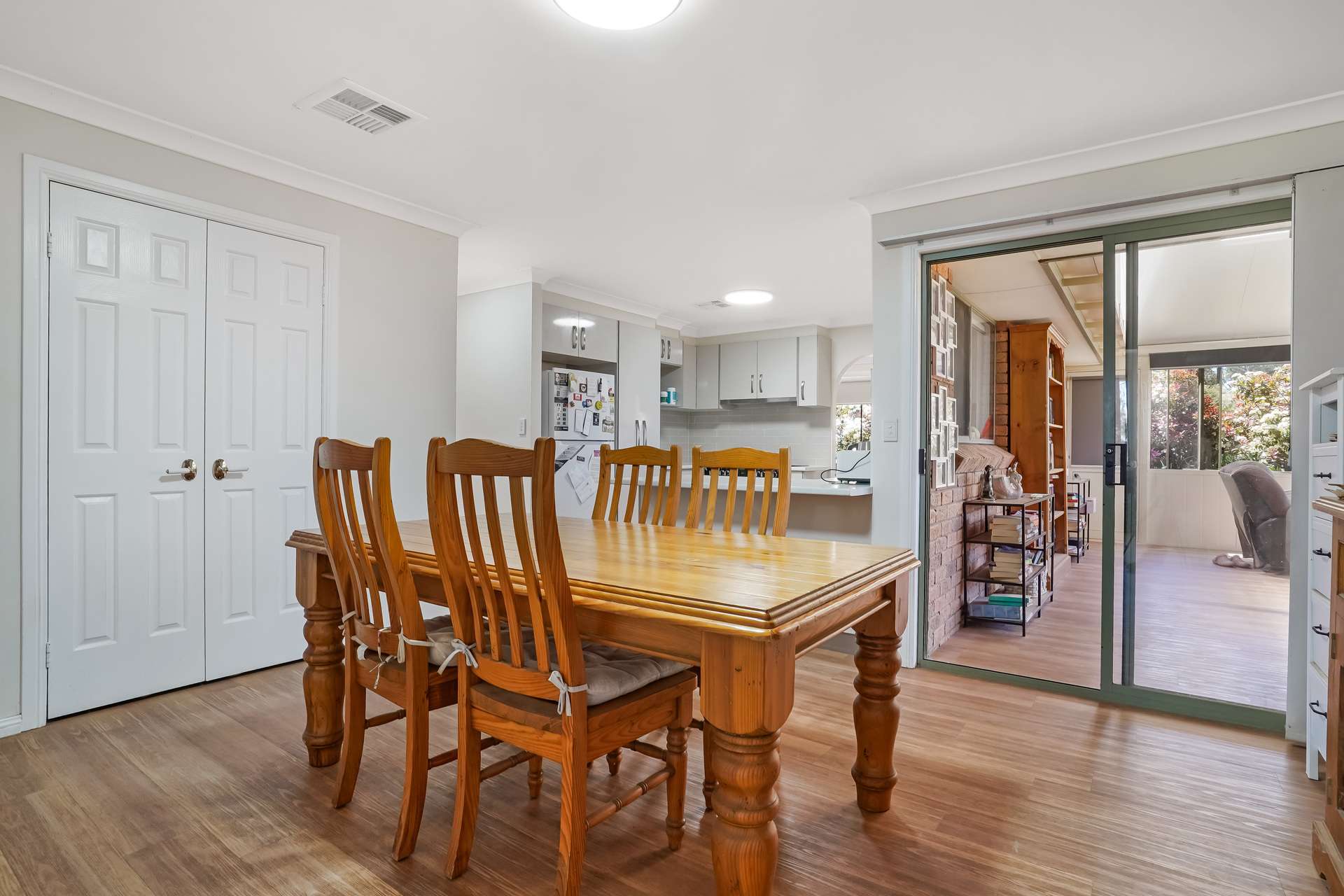 2321 George Russell Drive, Canowindra For Sale by Farmbuy.com - image 6