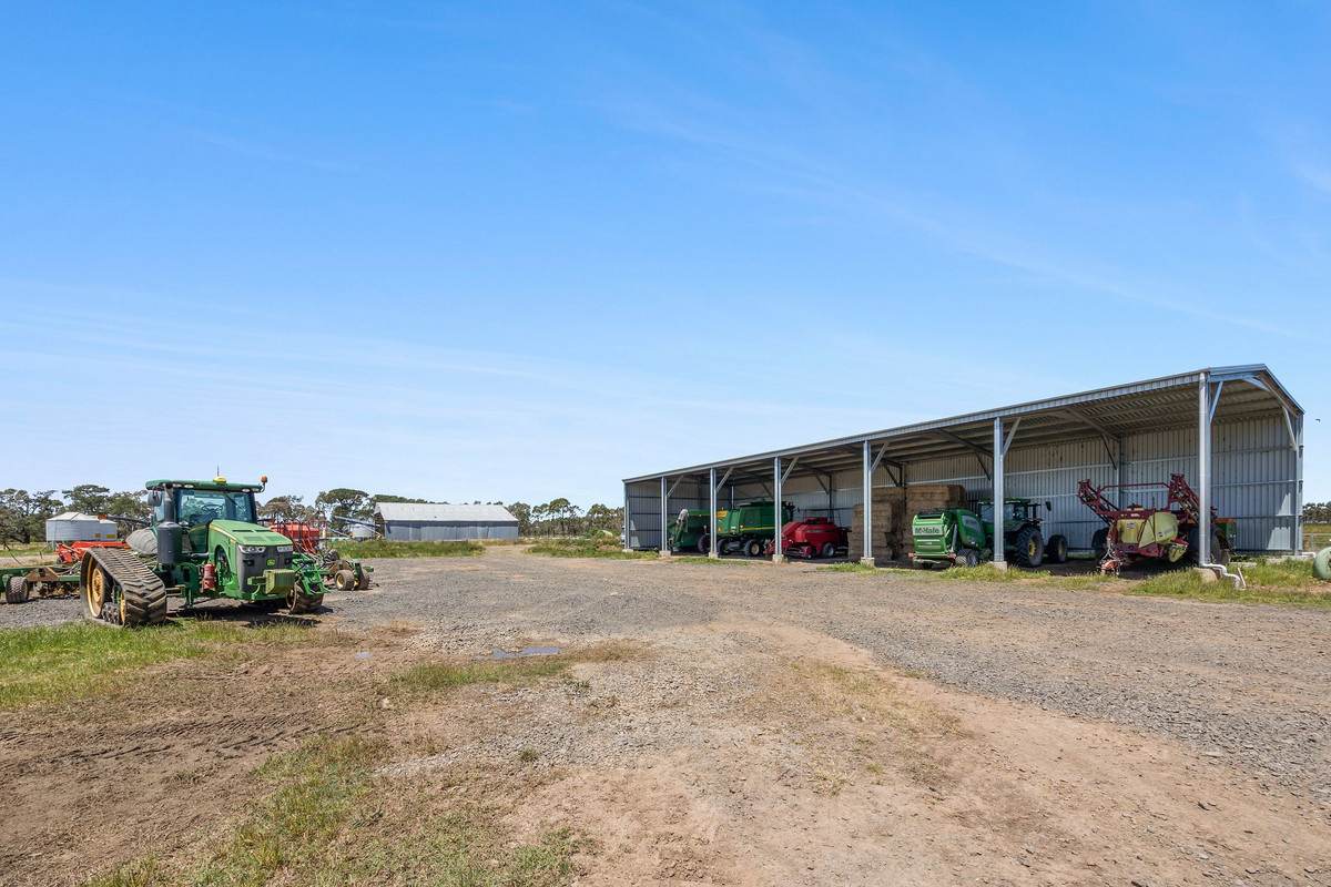 960 Inverleigh-Winchelsea Road, Inverleigh For Sale by Farmbuy.com - image 10