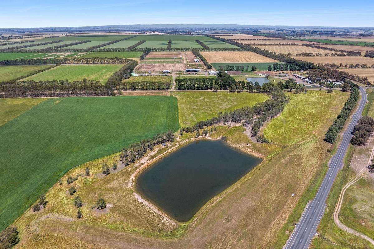 960 Inverleigh-Winchelsea Road, Inverleigh For Sale by Farmbuy.com - image 22