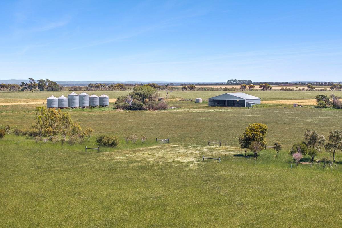 960 Inverleigh-Winchelsea Road, Inverleigh For Sale by Farmbuy.com - image 18
