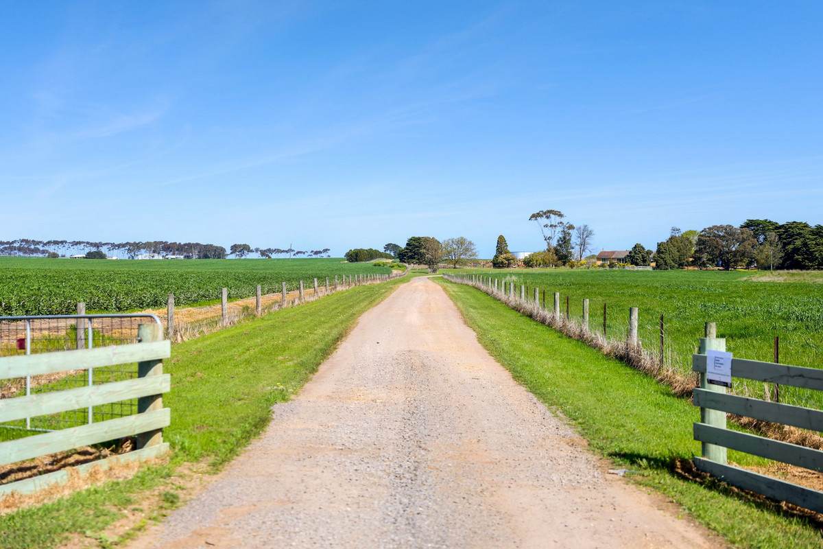 960 Inverleigh-Winchelsea Road, Inverleigh For Sale by Farmbuy.com - image 29