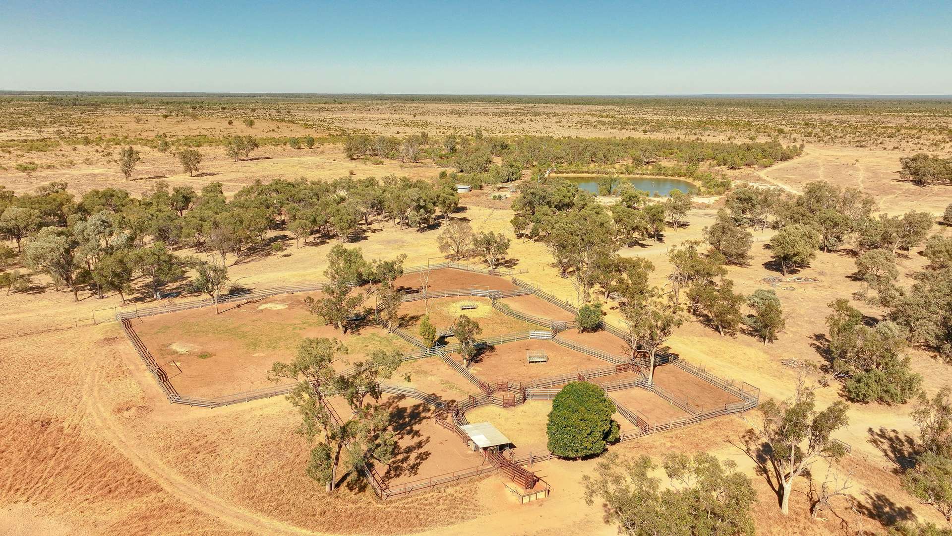 'East Top' Bygana Laglan Road, Clermont Tender by Farmbuy.com - image 1