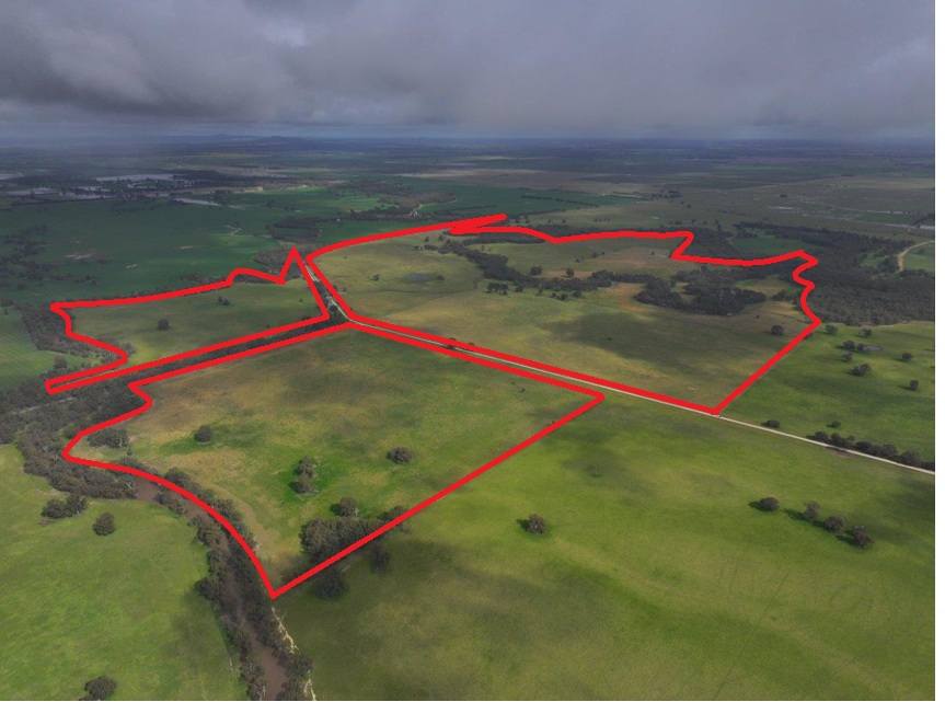 C/A Borung - Prairie Road & Hurstwood School Road, Bears Lagoon For Sale by Farmbuy.com - image 1