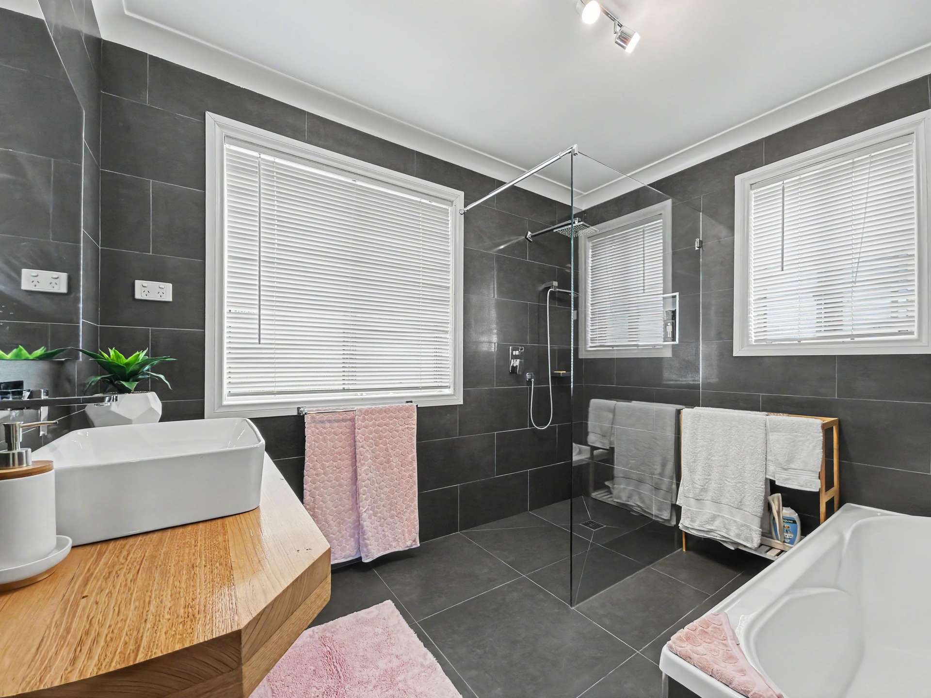 52 Park Street, Tumbarumba For Sale by Farmbuy.com - image 18