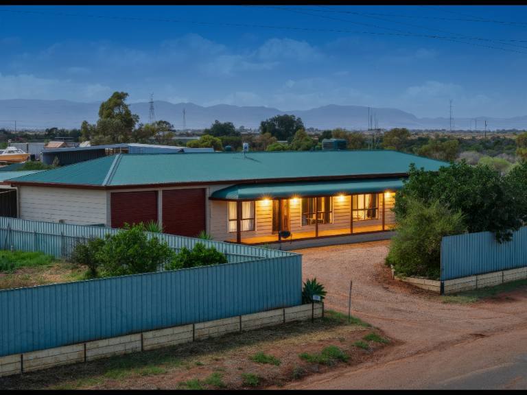 107 Racecourse Road, Port Augusta For Sale by Farmbuy.com - image 1