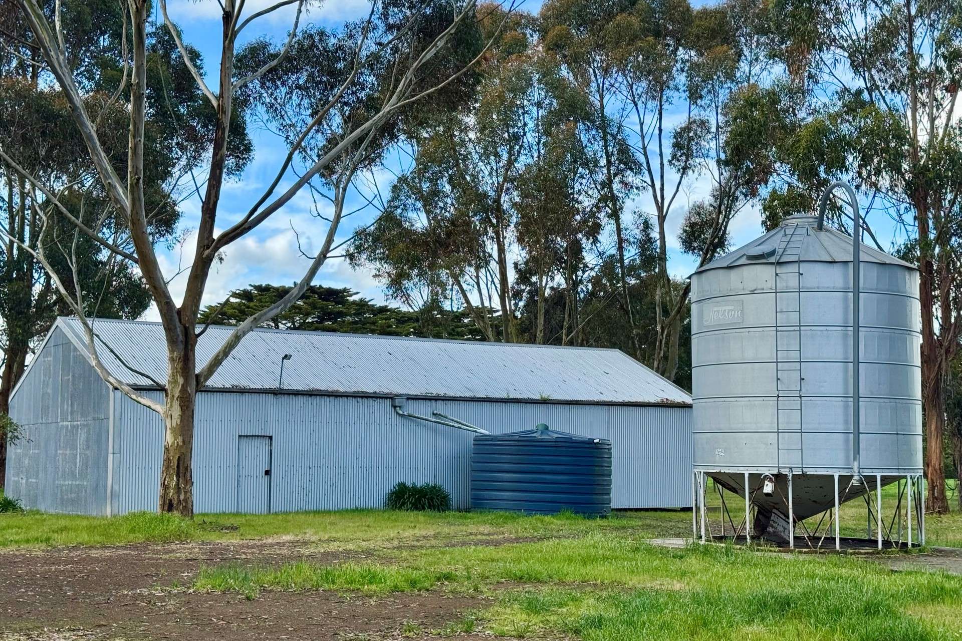 433 South Road, Mortlake For Sale by Farmbuy.com - image 9
