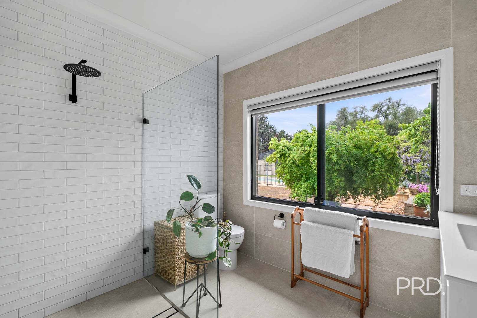 531 Kooringal Road, Lake Albert For Sale by Farmbuy.com - image 17
