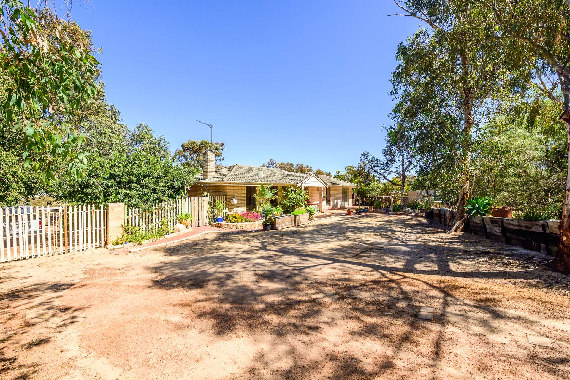 63 Goomalling Road, Northam For Sale by Farmbuy.com - image 2