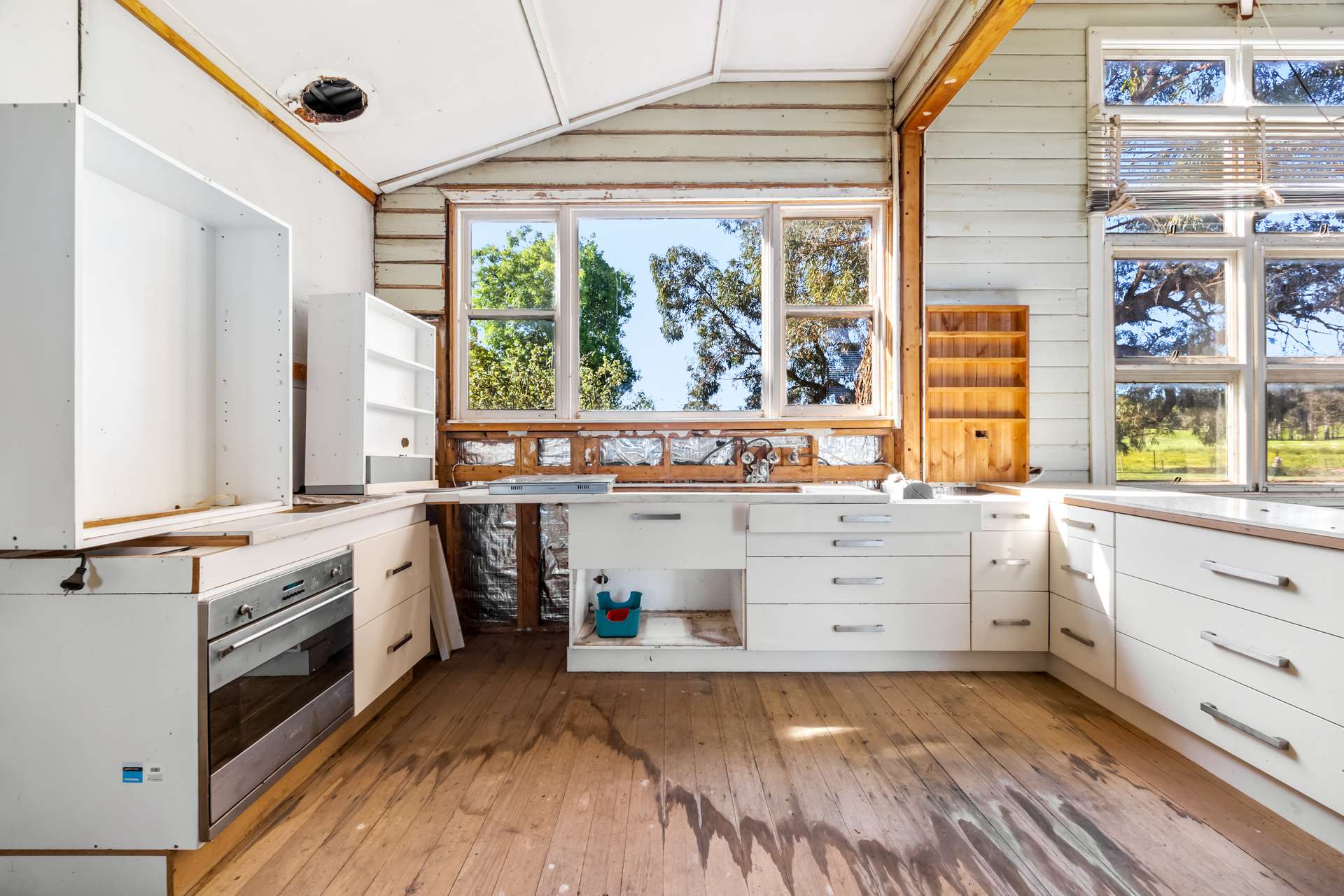 1663 Warrak Road, Warrak For Sale by Farmbuy.com - image 3